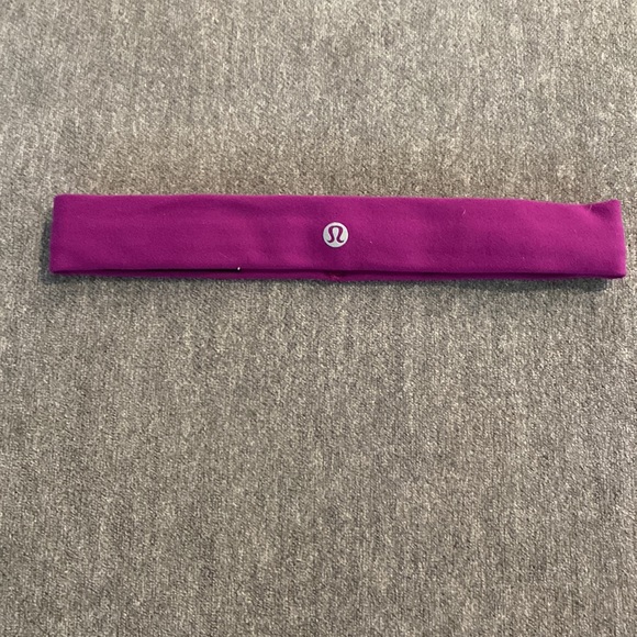 Assorted lululemon headbands - Picture 6 of 6